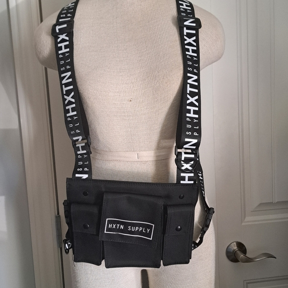 HXTN Supply Urban Chest bag pouch unisex lightweight tough minimalist travel - Picture 1 of 9